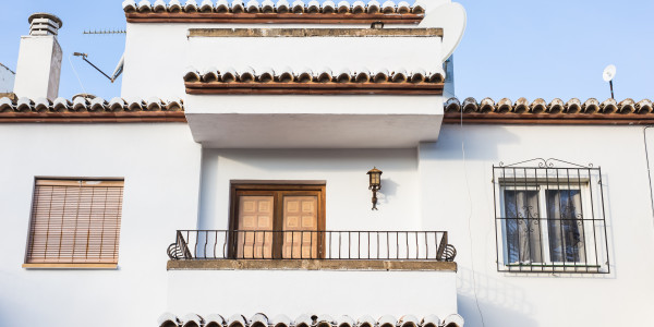 Pintar Fachadas de Casas Unifamiliares / Chalets Lleida · Pinturas Especiales Anticorrosivas y de Alta Resistencia